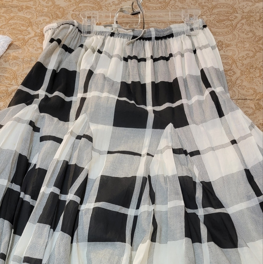 Ladies Skirt